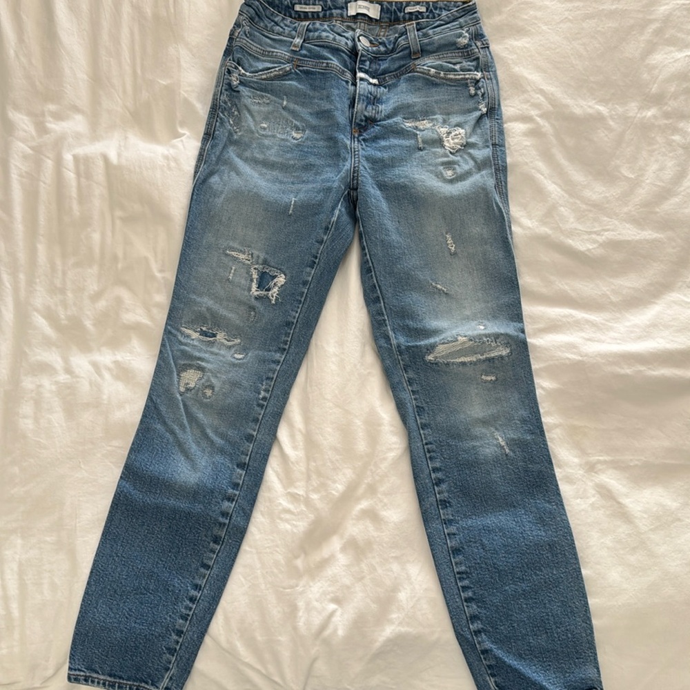 CLOSED jeans. Made in Italy, organic cotton. Size 29 but fits like a 28
